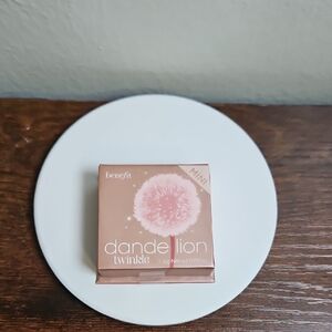 Benefit Dandelion Twinkle Mini in Soft Pink